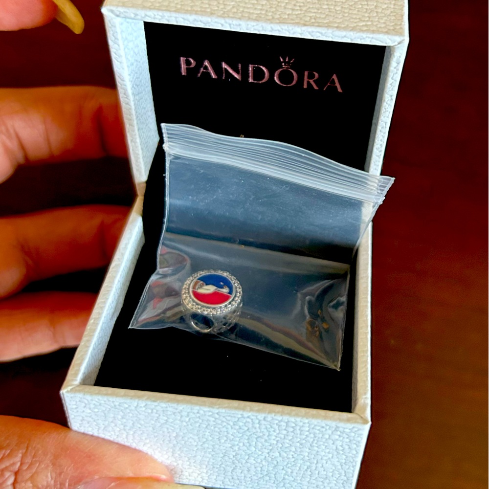 Brand new pandora charm st. Maarten
